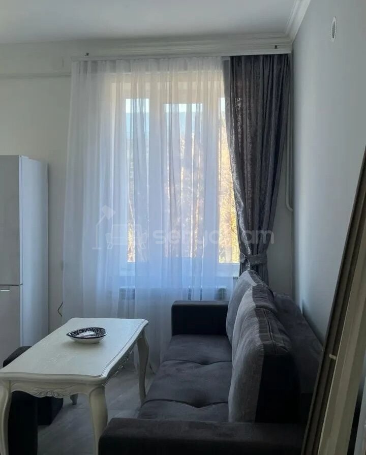 2 Սենյականոց Բնակարան Քարե Շենքում, 43քմ, 2/2 հարկ, Կապիտալ Վերանորոգված, Կահավորված