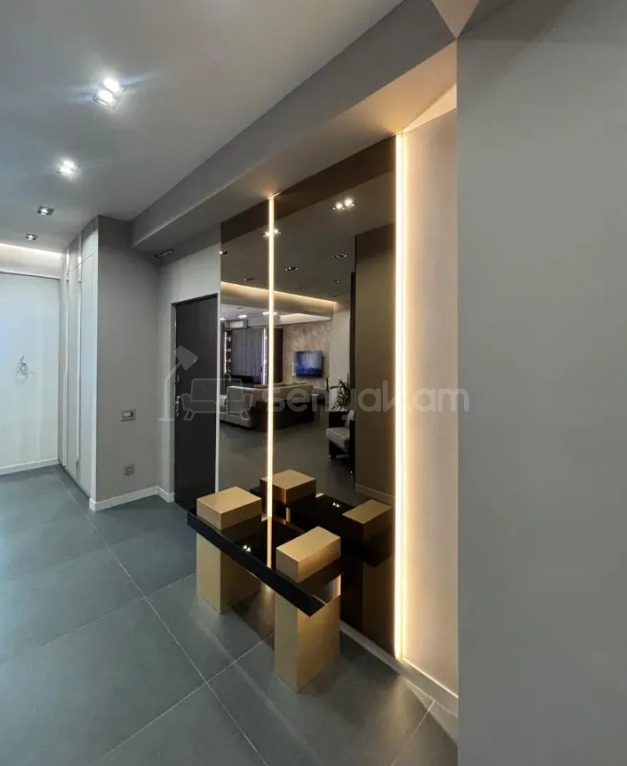 4 Սենյականոց Բնակարան, 167քմ, 3/11 հարկ, Դիզայներական Վերանորոգված, Կահավորված, Արևկող