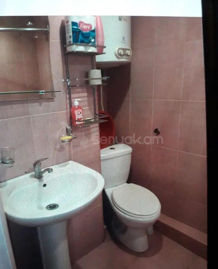 2 Սենյականոց Բնակարան, 42քմ, 2/8 հարկ, Կապիտալ Վերանորոգված, Կահավորված