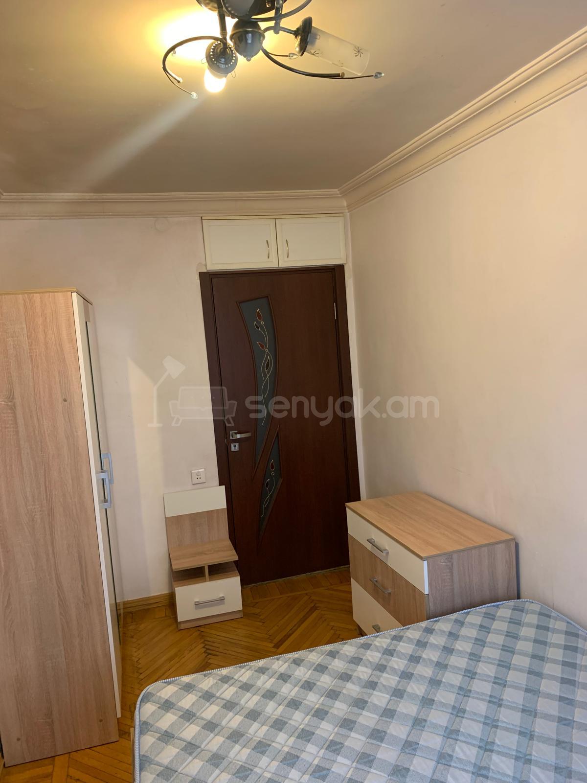 2 Սենյականոց Բնակարան Քարե Շենքում, 58քմ, 4/5 հարկ, Կապիտալ Վերանորոգված, Կահավորված