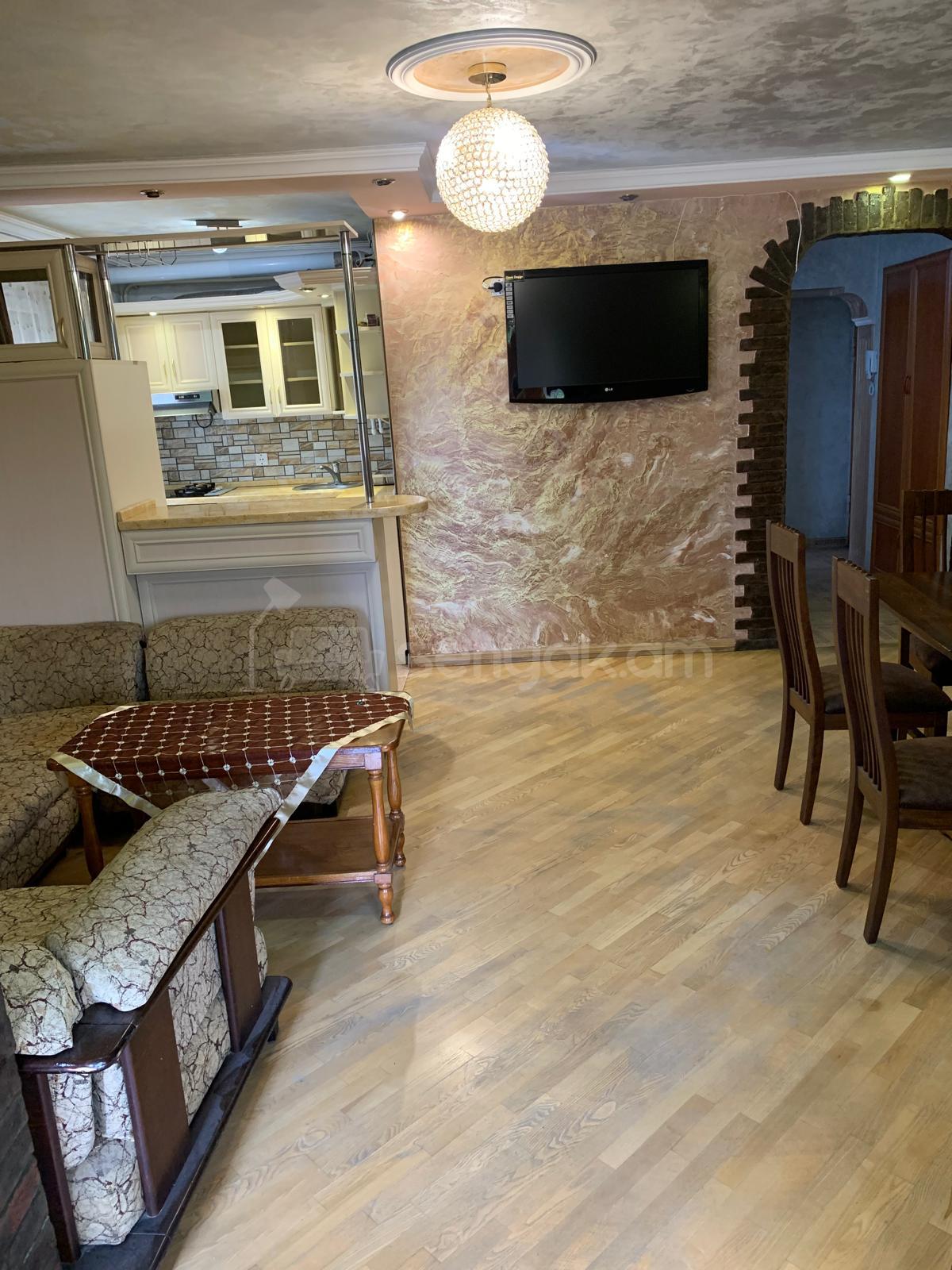 2 Սենյականոց Բնակարան Քարե Շենքում, 58քմ, 4/5 հարկ, Կապիտալ Վերանորոգված, Կահավորված