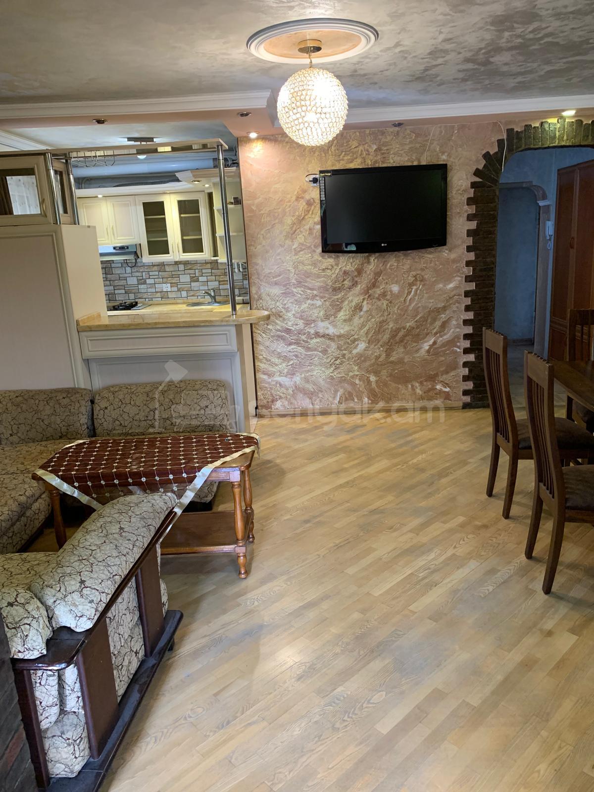 2 Սենյականոց Բնակարան Քարե Շենքում, 58քմ, 4/5 հարկ, Կապիտալ Վերանորոգված, Կահավորված