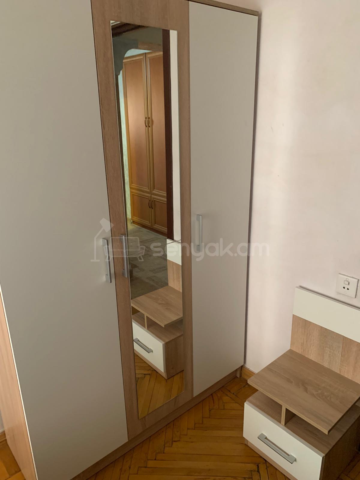 2 Սենյականոց Բնակարան Քարե Շենքում, 58քմ, 4/5 հարկ, Կապիտալ Վերանորոգված, Կահավորված