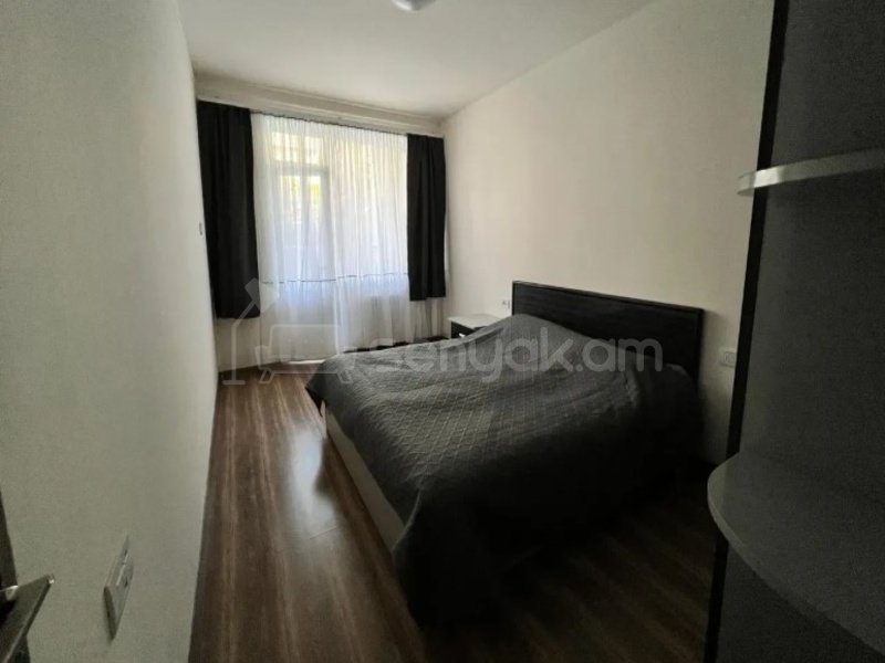 3 Սենյականոց Բնակարան Քարե Շենքում, 75քմ, 1/5 հարկ, Կապիտալ Վերանորոգված, Կահավորված, Արևկող