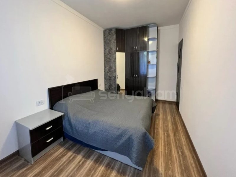 3 Սենյականոց Բնակարան Քարե Շենքում, 75քմ, 1/5 հարկ, Կապիտալ Վերանորոգված, Կահավորված, Արևկող