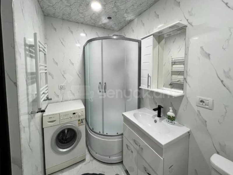 3 Սենյականոց Բնակարան Քարե Շենքում, 75քմ, 1/5 հարկ, Կապիտալ Վերանորոգված, Կահավորված, Արևկող