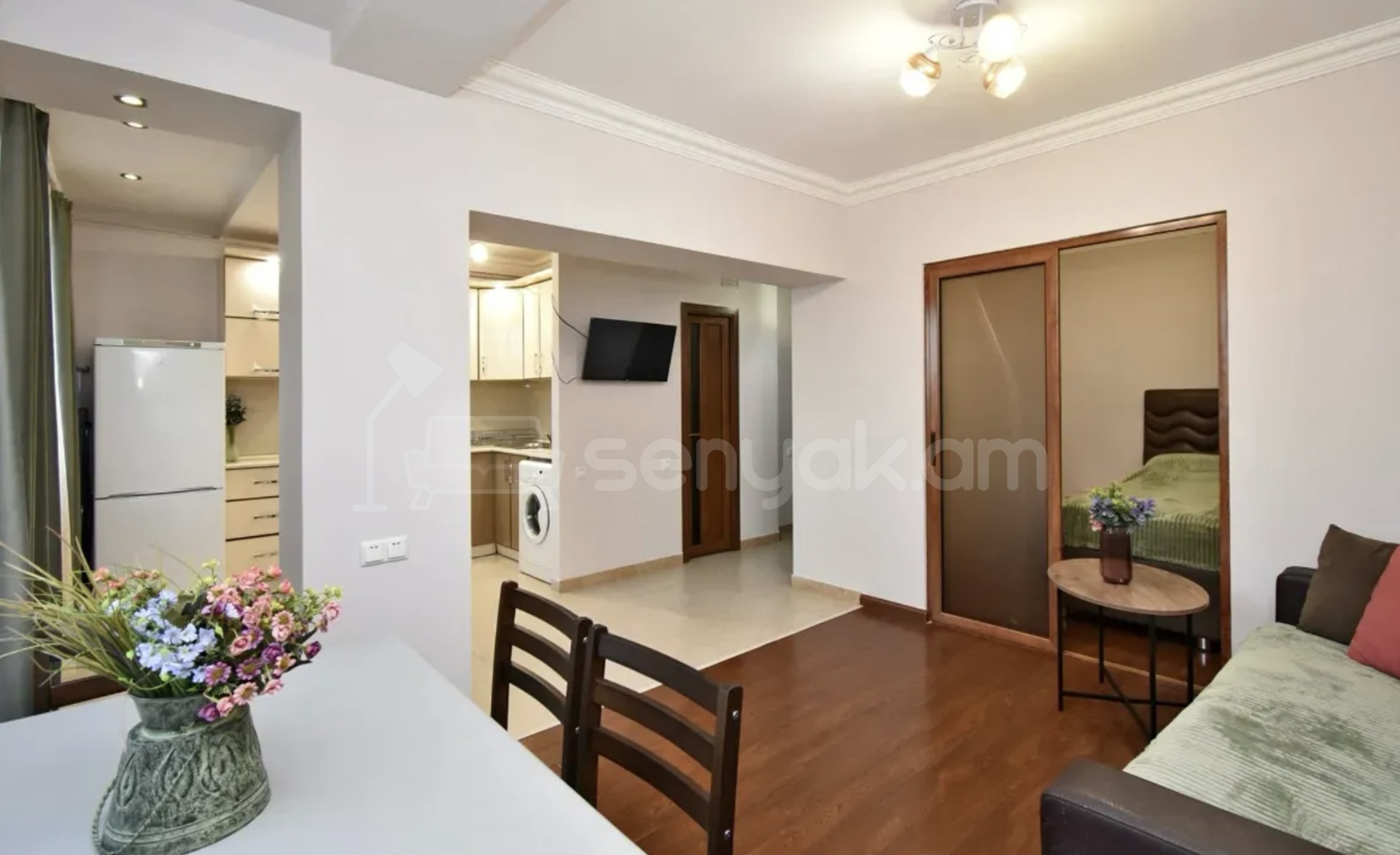 2 Սենյականոց Բնակարան, 45քմ, 7/11 հարկ, Դիզայներական Վերանորոգված, Կահավորված, Արևկող