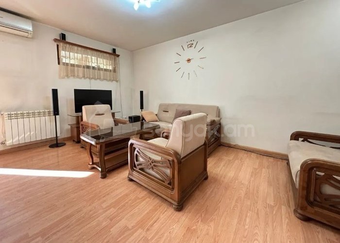 3 Սենյականոց Բնակարան Քարե Շենքում, 73քմ, 3/5 հարկ, Կապիտալ Վերանորոգված, Կահավորված, Արևկող