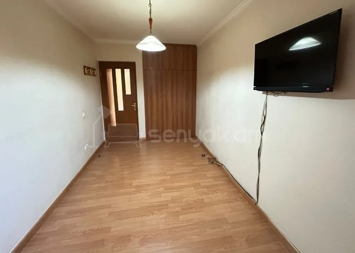 3 Սենյականոց Բնակարան Քարե Շենքում, 73քմ, 3/5 հարկ, Կապիտալ Վերանորոգված, Կահավորված, Արևկող