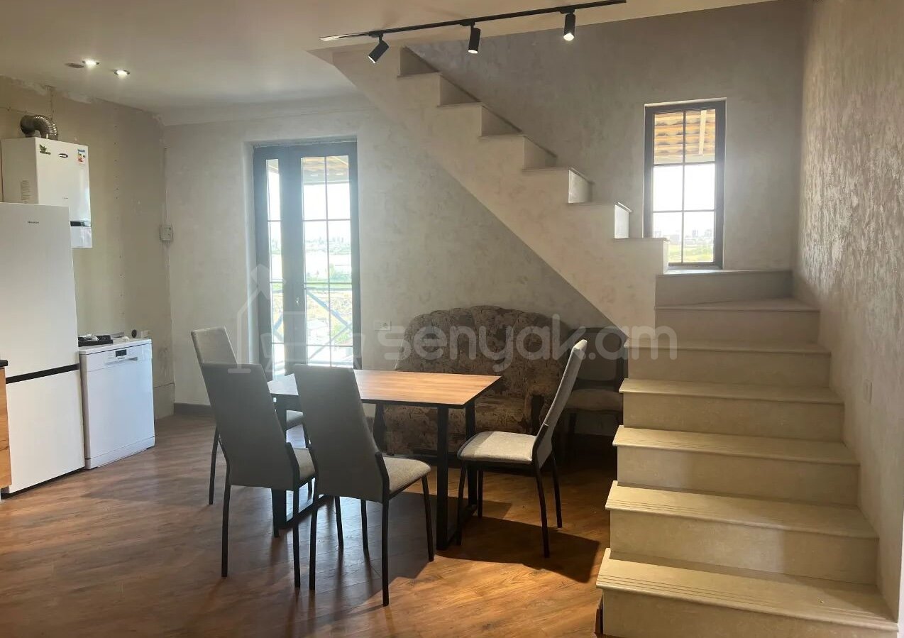 3 Սենյականոց Սեփական Տուն, 230քմ, Կապիտալ Վերանորոգված, Ավտոտնակով