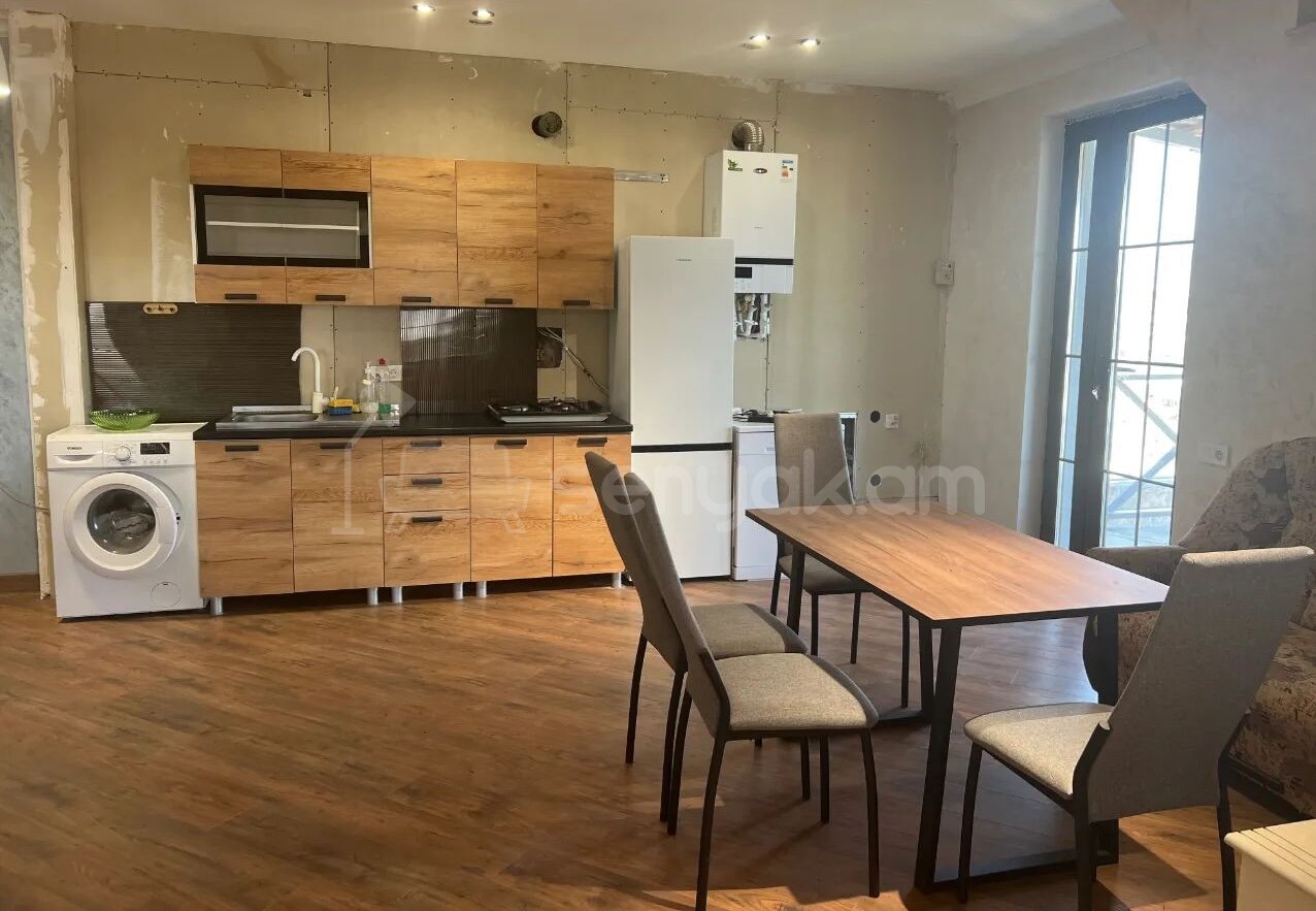 3 Սենյականոց Սեփական Տուն, 230քմ, Կապիտալ Վերանորոգված, Ավտոտնակով