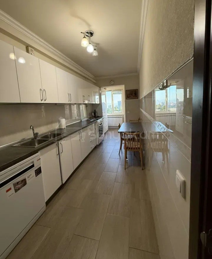 3 Սենյականոց Բնակարան, 80քմ, 8/9 հարկ, Կապիտալ Վերանորոգված