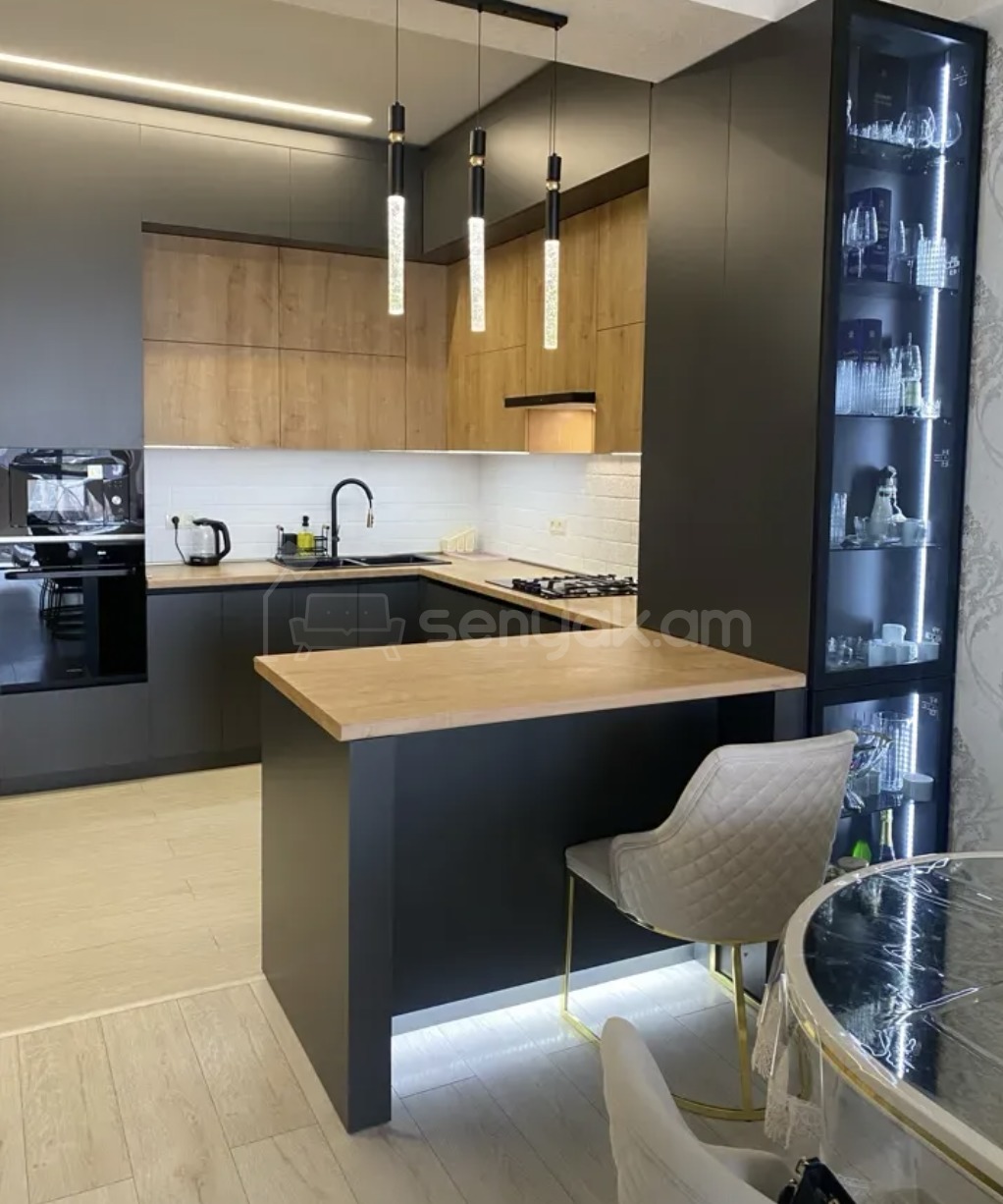 3 Սենյականոց Բնակարան Նորակառույցում, 74քմ, 14/18 հարկ, Դիզայներական Վերանորոգված, Կահավորված