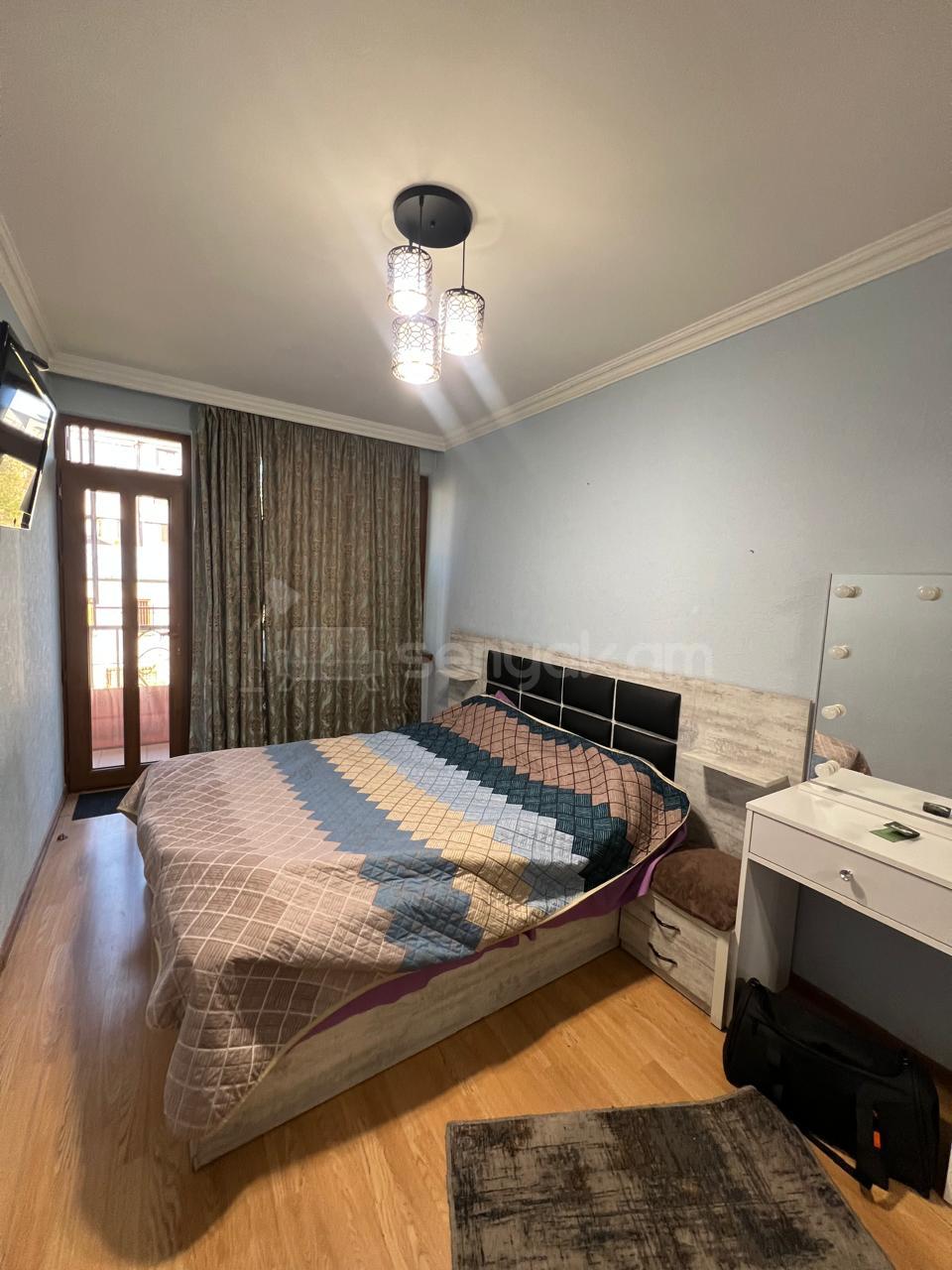 3 Սենյականոց Բնակարան Քարե Շենքում, 65քմ, 3/5 հարկ, Կապիտալ Վերանորոգված