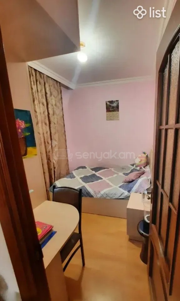 3 Սենյականոց Բնակարան Քարե Շենքում, 65քմ, 3/5 հարկ, Կապիտալ Վերանորոգված