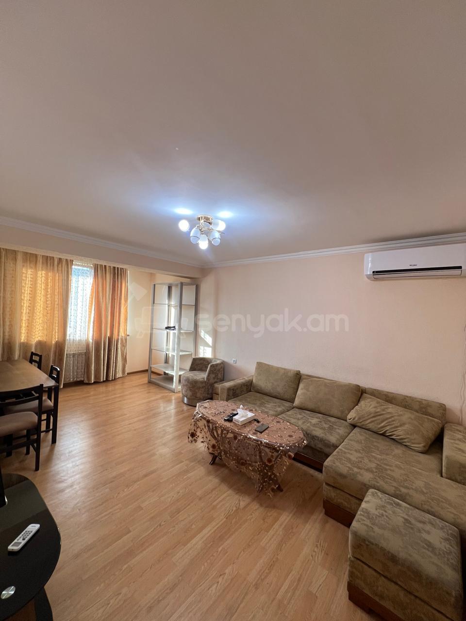 3 Սենյականոց Բնակարան Քարե Շենքում, 65քմ, 3/5 հարկ, Կապիտալ Վերանորոգված