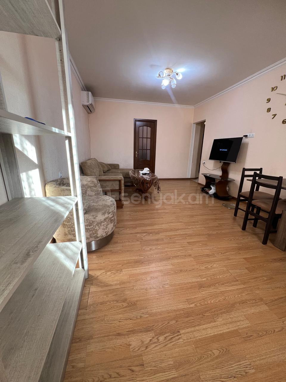 3 Սենյականոց Բնակարան Քարե Շենքում, 65քմ, 3/5 հարկ, Կապիտալ Վերանորոգված