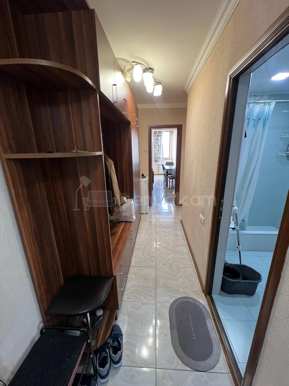 3 Սենյականոց Բնակարան Քարե Շենքում, 65քմ, 3/5 հարկ, Կապիտալ Վերանորոգված