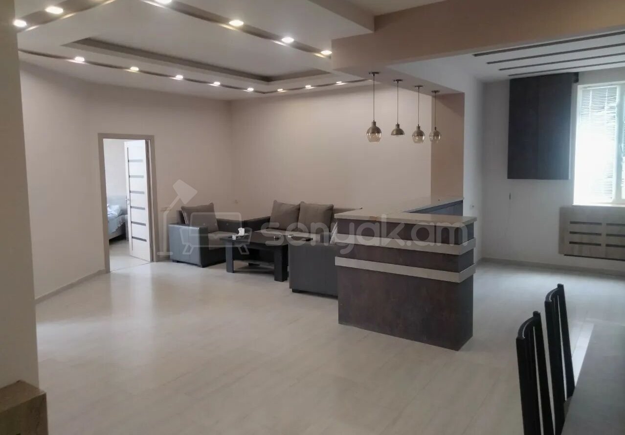 4 Սենյականոց Բնակարան, 103քմ, 4/4 հարկ, Կապիտալ Վերանորոգված