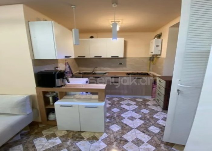 2 Սենյականոց Բնակարան Քարե Շենքում, 45քմ, 2/4 հարկ, Կապիտալ Վերանորոգված, Կահավորված, Արևկող