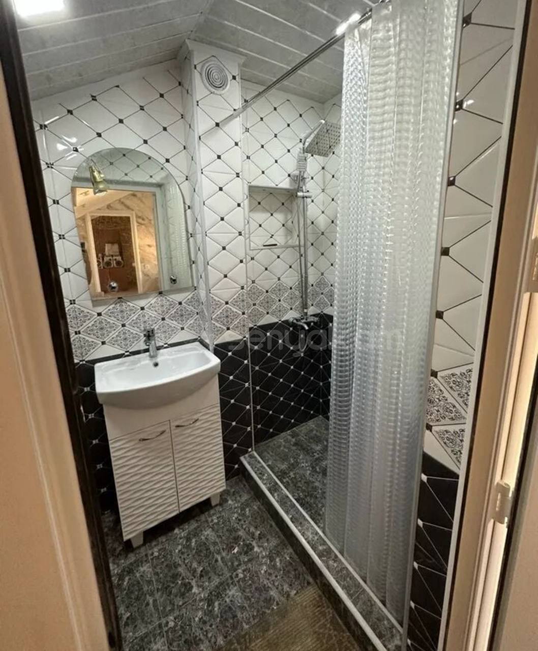 2 Սենյականոց Բնակարան Քարե Շենքում, 48քմ, 2/2 հարկ, Կապիտալ Վերանորոգված, Կահավորված, Արևկող