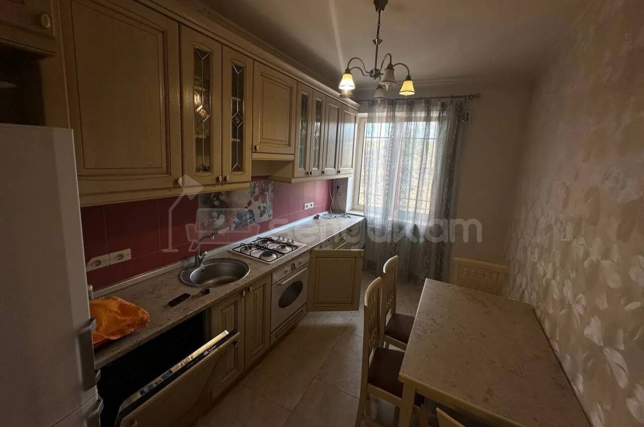 2 Սենյականոց Բնակարան Քարե Շենքում, 60քմ, 2/5 հարկ, Կապիտալ Վերանորոգված, Կահավորված, Արևկող