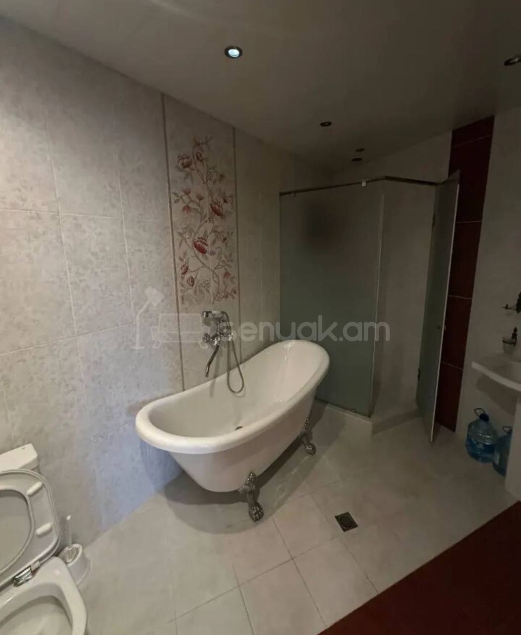 2 Սենյականոց Բնակարան Քարե Շենքում, 60քմ, 2/5 հարկ, Կապիտալ Վերանորոգված, Կահավորված, Արևկող