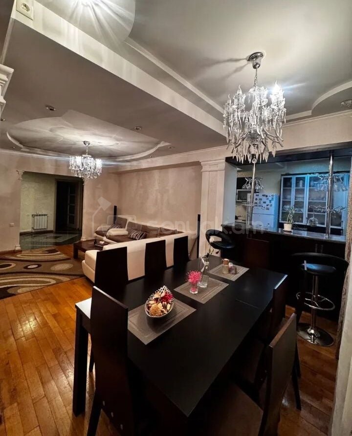 3 Սենյականոց Բնակարան Քարե Շենքում, 89քմ, 3/8 հարկ, Կապիտալ Վերանորոգված