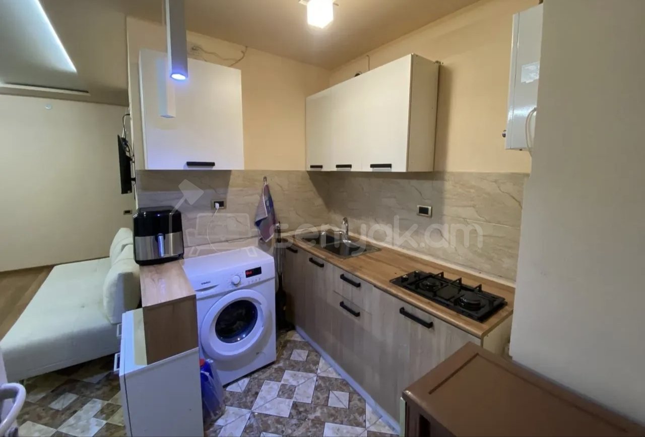 2 Սենյականոց Բնակարան Քարե Շենքում, 56քմ, 2/2 հարկ, Կապիտալ Վերանորոգված, Կահավորված