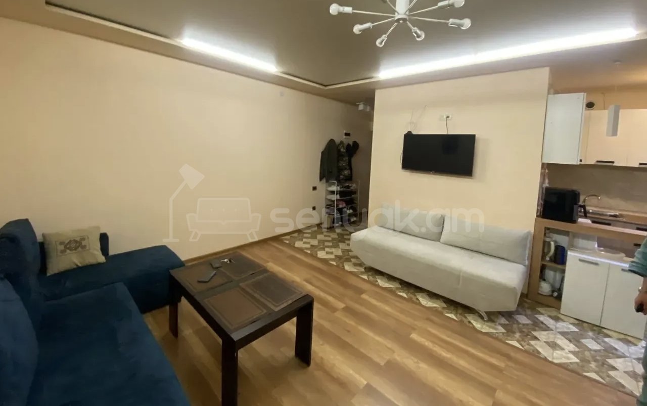 2 Սենյականոց Բնակարան Քարե Շենքում, 56քմ, 2/2 հարկ, Կապիտալ Վերանորոգված, Կահավորված