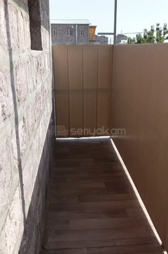 2 Սենյականոց Բնակարան Քարե Շենքում, 56քմ, 1/1 հարկ, Նորմալ Վիճակում, Կահավորված, Արևկող