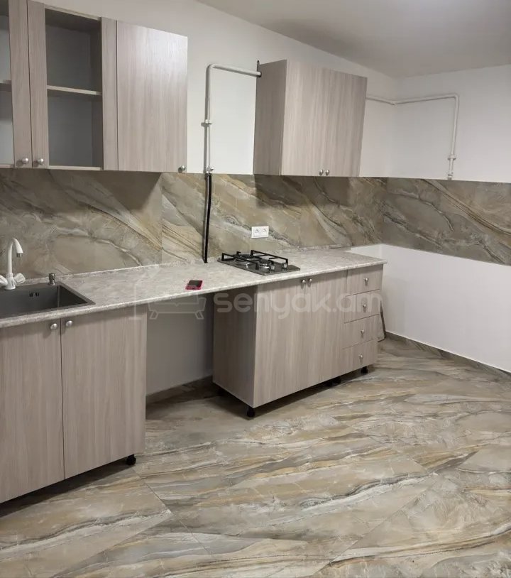 2 Սենյականոց Բնակարան Քարե Շենքում, 56քմ, 1/1 հարկ, Նորմալ Վիճակում, Կահավորված, Արևկող