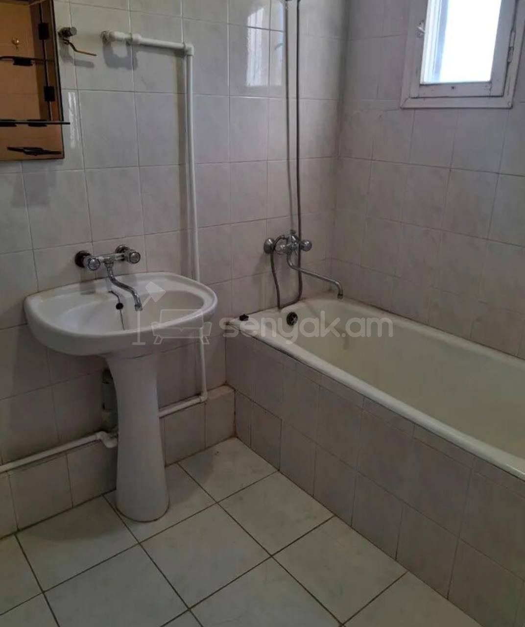 4 Սենյականոց Սեփական Տուն, 150քմ, Նորմալ Վիճակում, Կահավորված