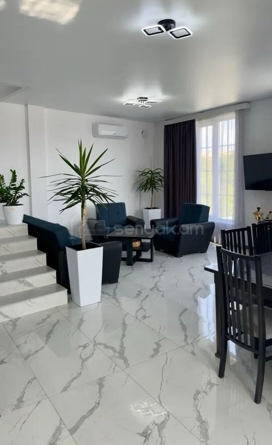 4 Սենյականոց Սեփական Տուն, 126քմ, Կապիտալ Վերանորոգված