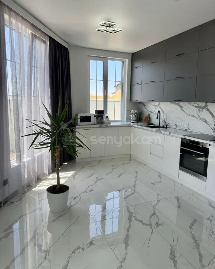 4 Սենյականոց Սեփական Տուն, 126քմ, Կապիտալ Վերանորոգված