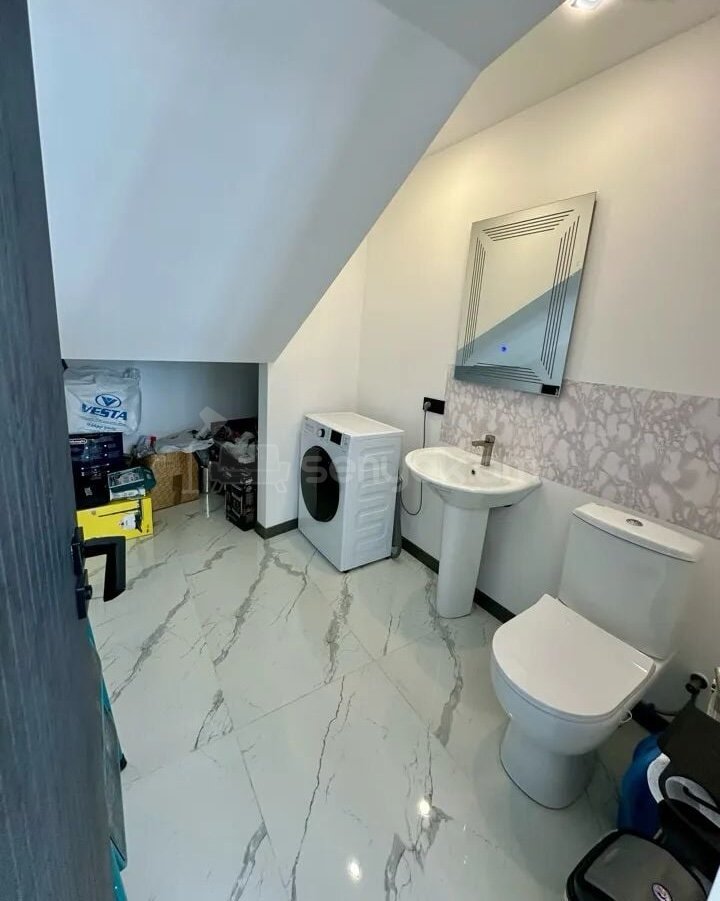 4 Սենյականոց Սեփական Տուն, 126քմ, Կապիտալ Վերանորոգված