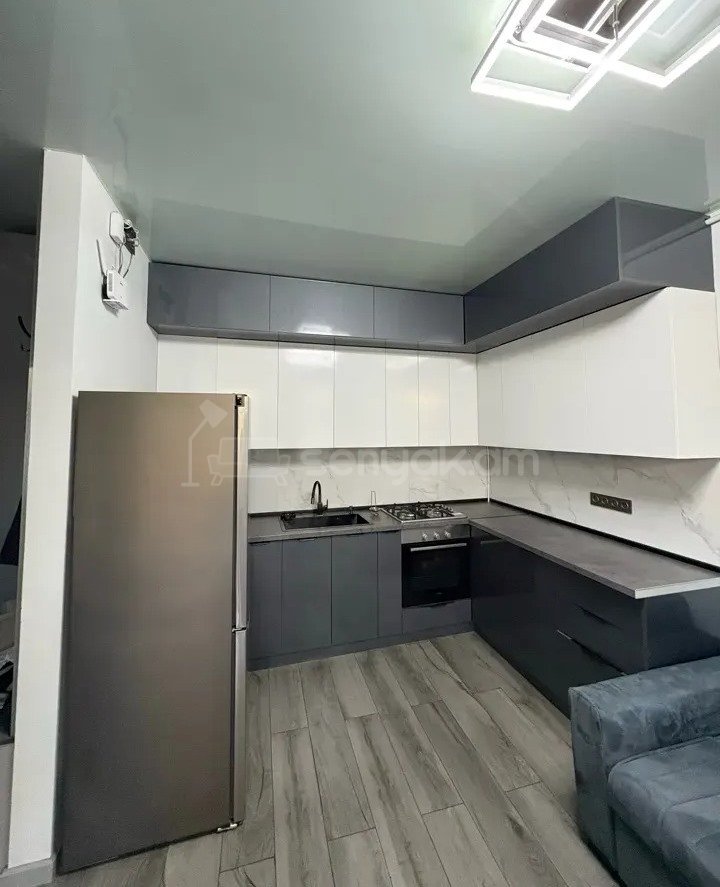 2 Սենյականոց Բնակարան Քարե Շենքում, 35քմ, 5/5 հարկ, Կապիտալ Վերանորոգված