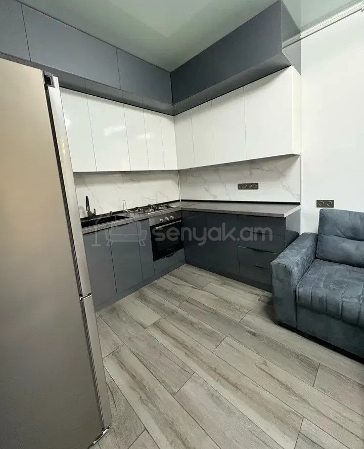 2 Սենյականոց Բնակարան Քարե Շենքում, 35քմ, 5/5 հարկ, Կապիտալ Վերանորոգված