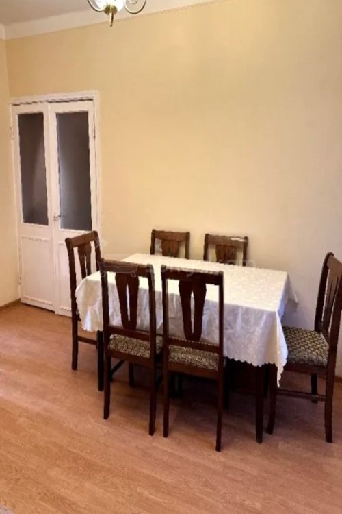 2 Սենյականոց Բնակարան Քարե Շենքում, 60քմ, 2/5 հարկ, Կոսմետիկ Վերանորոգված, Կահավորված, Արևկող