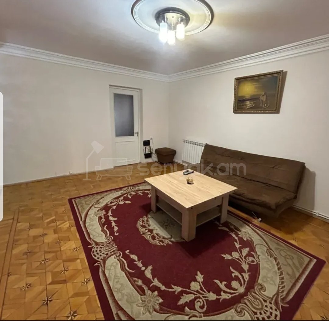 3 Սենյականոց Բնակարան Քարե Շենքում, 74քմ, 4/5 հարկ, Նորմալ Վիճակում