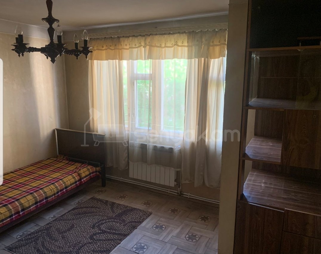 3 Սենյականոց Բնակարան Քարե Շենքում, 74քմ, 4/5 հարկ, Նորմալ Վիճակում