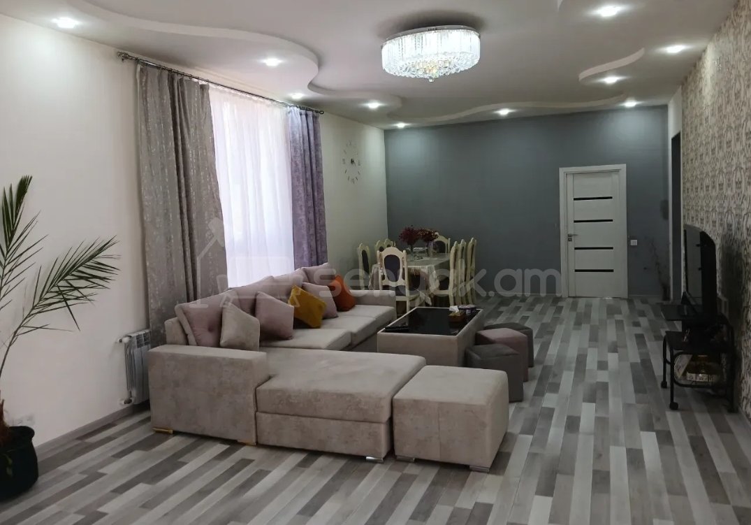 5 Սենյականոց Սեփական Տուն, 205քմ, Կապիտալ Վերանորոգված