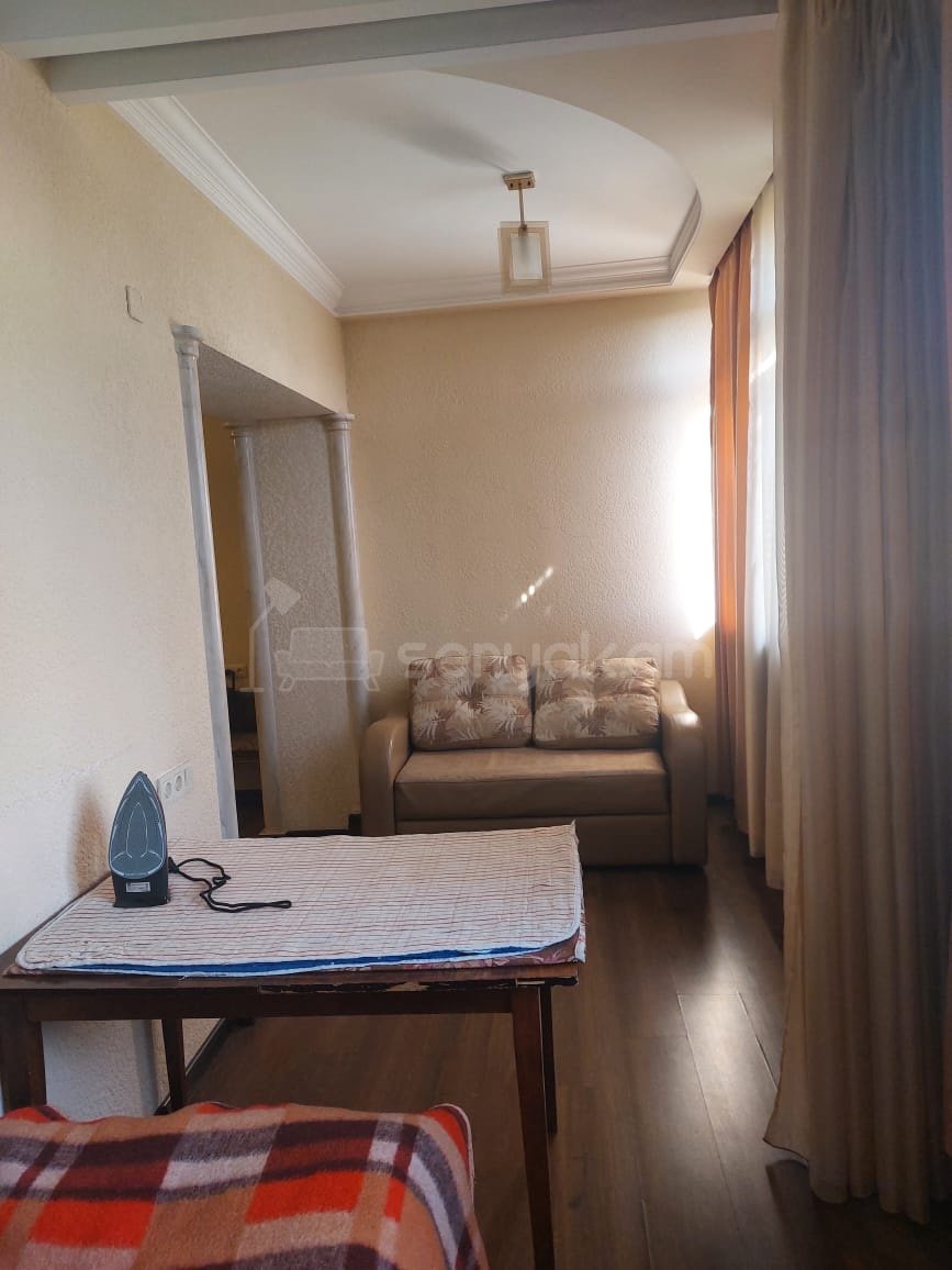 3 Սենյականոց Բնակարան Քարե Շենքում, 78քմ, 4/5 հարկ, Դիզայներական Վերանորոգված