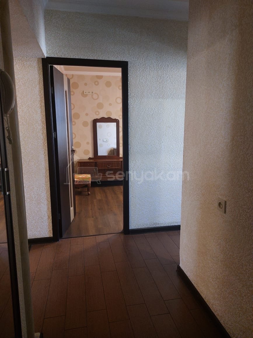 3 Սենյականոց Բնակարան Քարե Շենքում, 78քմ, 4/5 հարկ, Դիզայներական Վերանորոգված