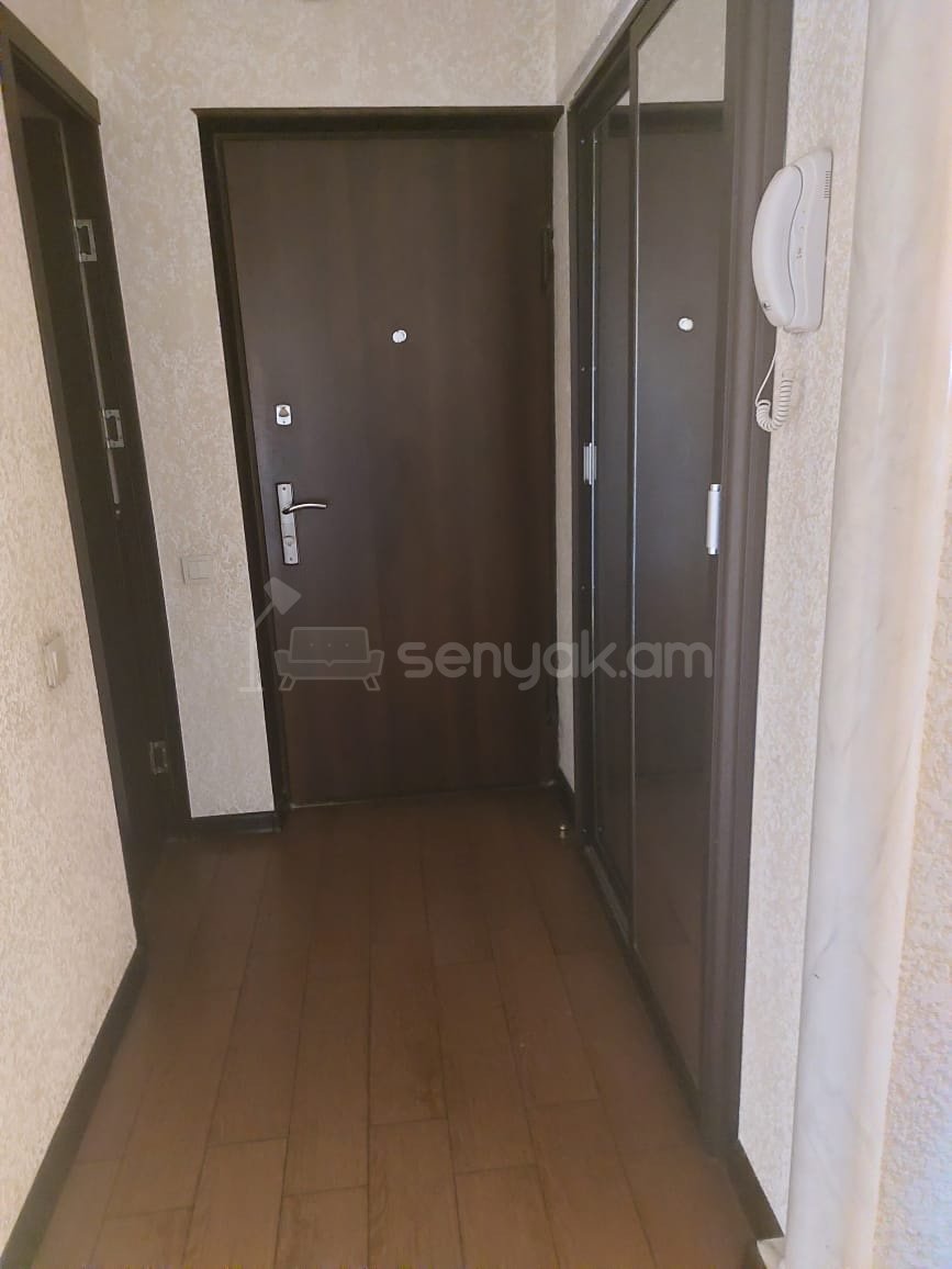 3 Սենյականոց Բնակարան Քարե Շենքում, 78քմ, 4/5 հարկ, Դիզայներական Վերանորոգված