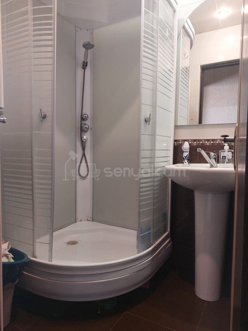 3 Սենյականոց Բնակարան Քարե Շենքում, 78քմ, 4/5 հարկ, Դիզայներական Վերանորոգված