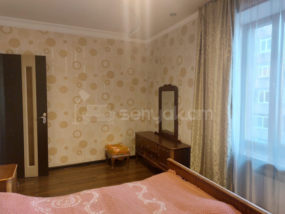 3 Սենյականոց Բնակարան Քարե Շենքում, 78քմ, 4/5 հարկ, Դիզայներական Վերանորոգված