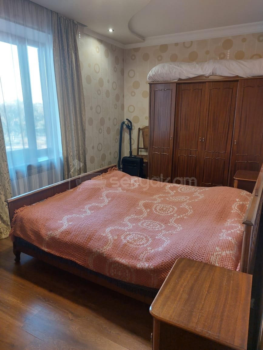 3 Սենյականոց Բնակարան Քարե Շենքում, 78քմ, 4/5 հարկ, Դիզայներական Վերանորոգված