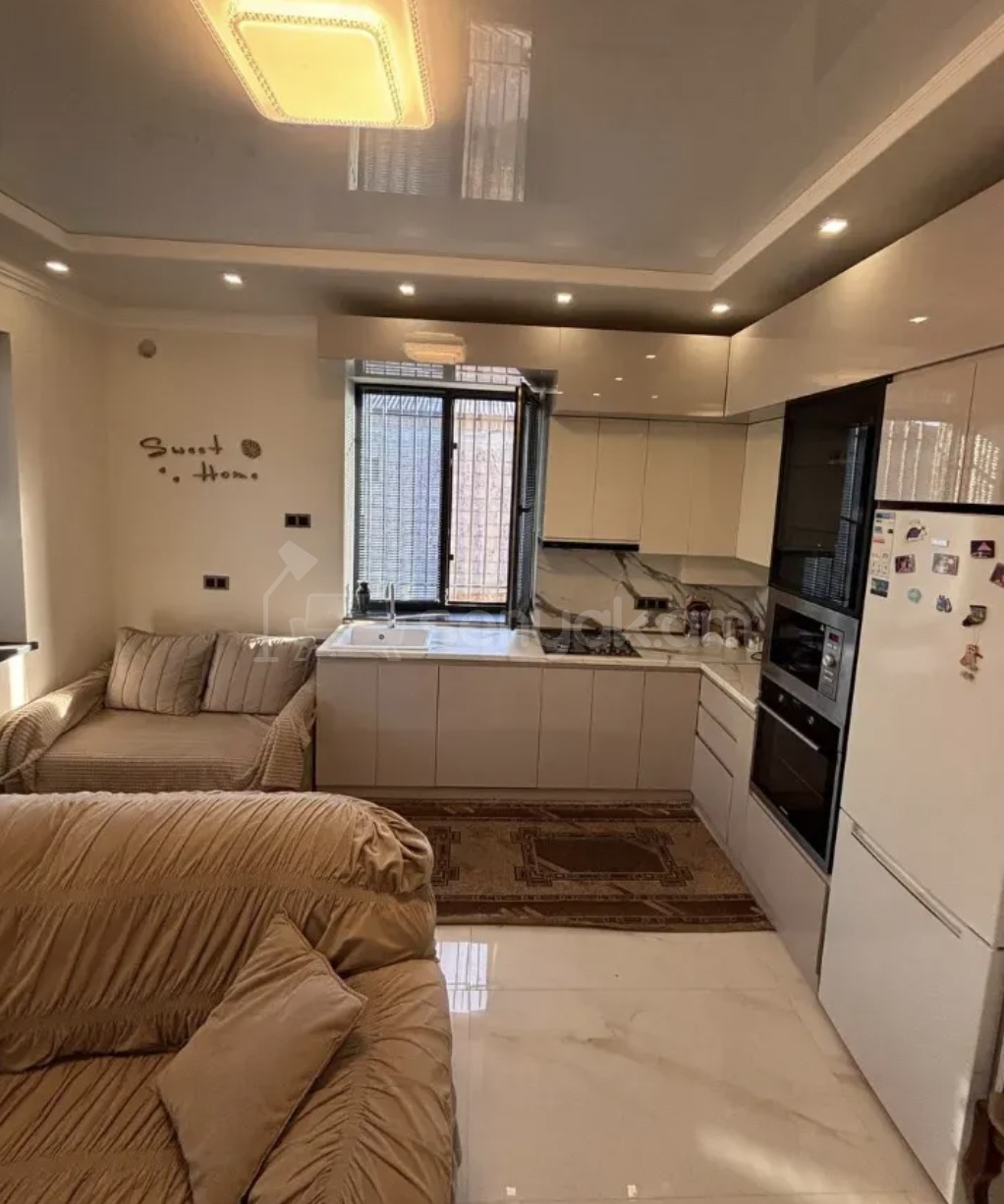 4 Սենյականոց Սեփական Տուն, 88քմ, Կապիտալ Վերանորոգված