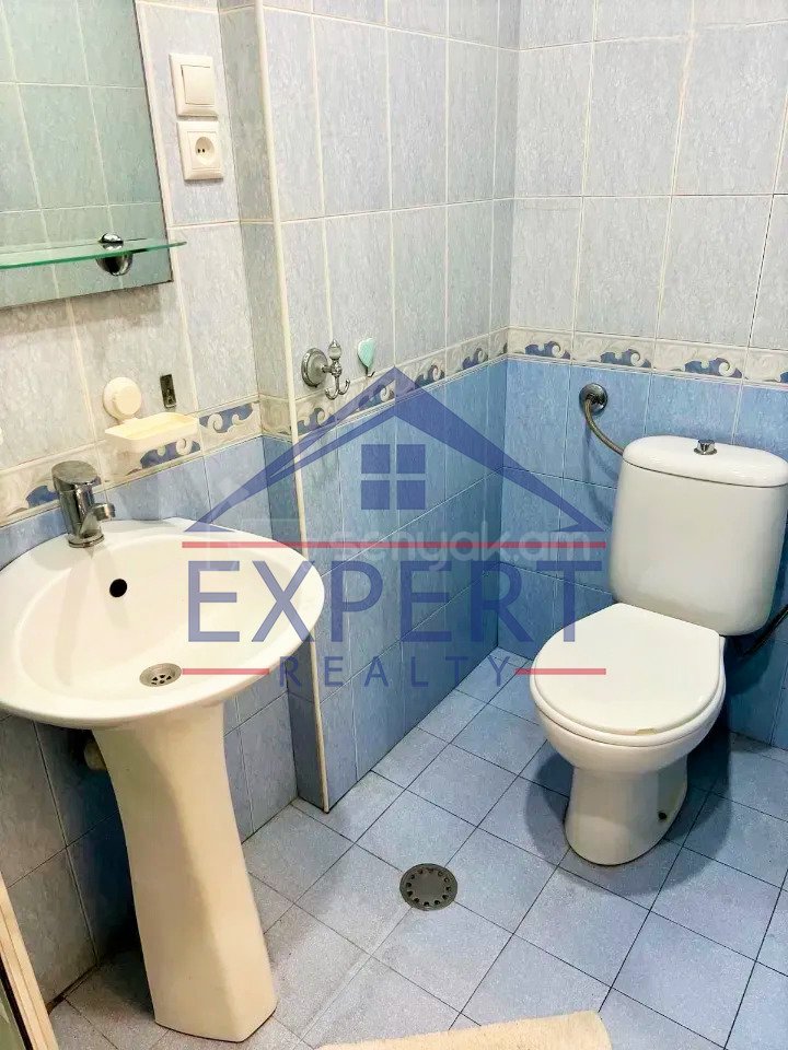 1 Սենյականոց Բնակարան Քարե Շենքում, 40քմ, 5/5 հարկ, Կապիտալ Վերանորոգված, Կահավորված, Արևկող